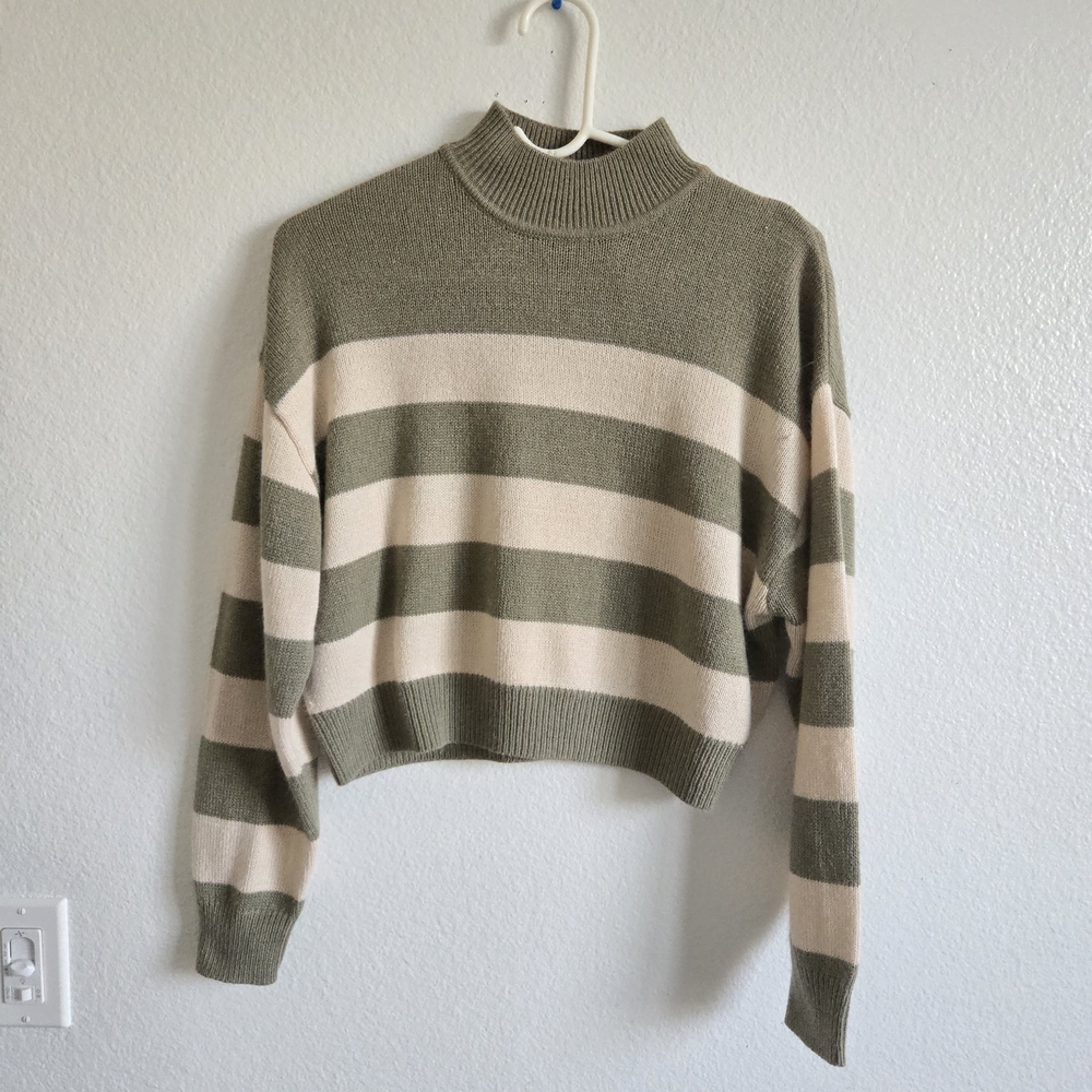 H&M Olive and Cream Women's Sweater Size S
